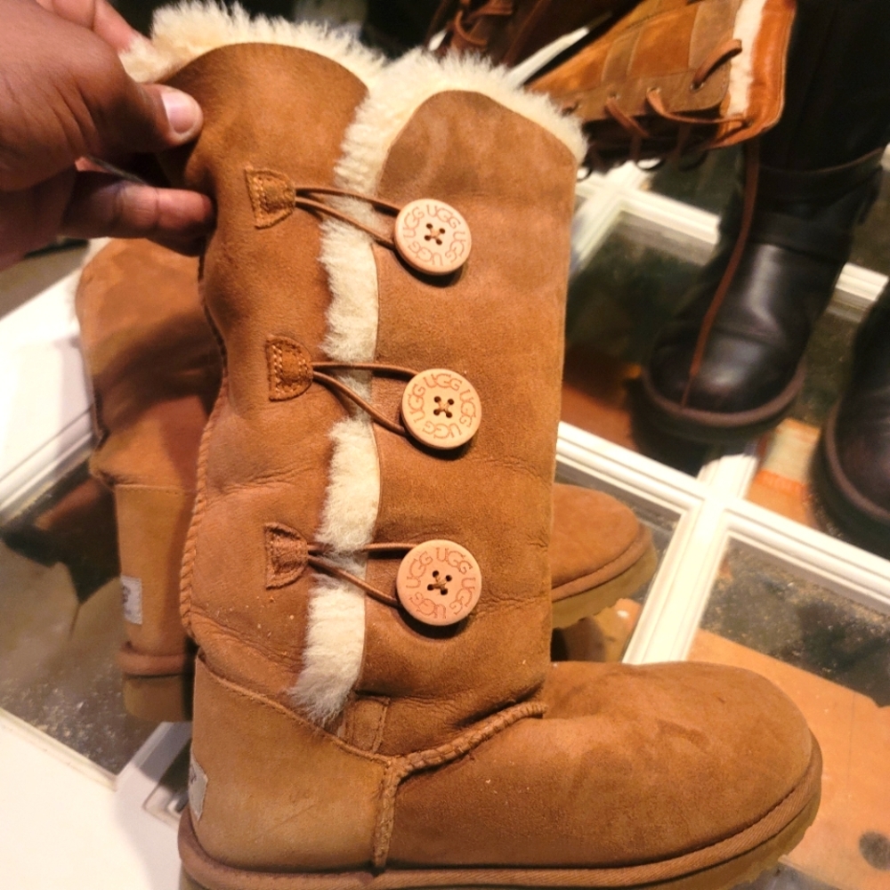 Ugg tall ladies boots! Size 8